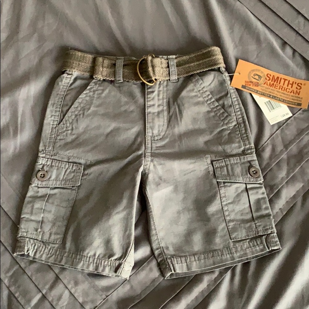 NWT boys 3T gray cargo shorts.